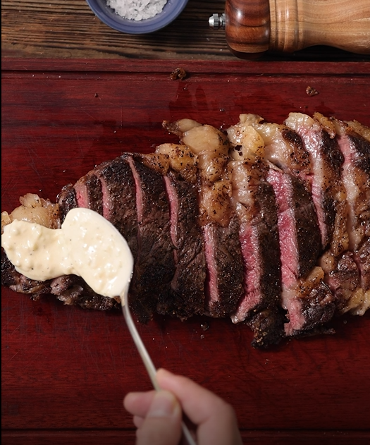 http://www.mycarote.com/cdn/shop/articles/sliced_steak_with_creamy_sauce.png?v=1651650593