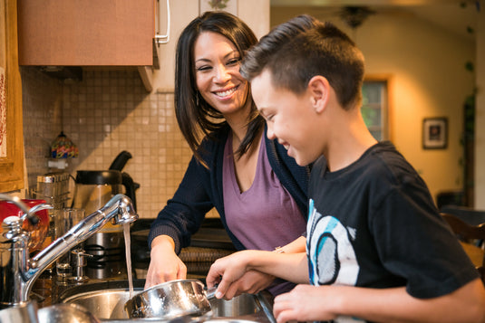 https://www.mycarote.com/cdn/shop/files/mother-and-son-washing-dishes_535x.jpg?v=1691428304